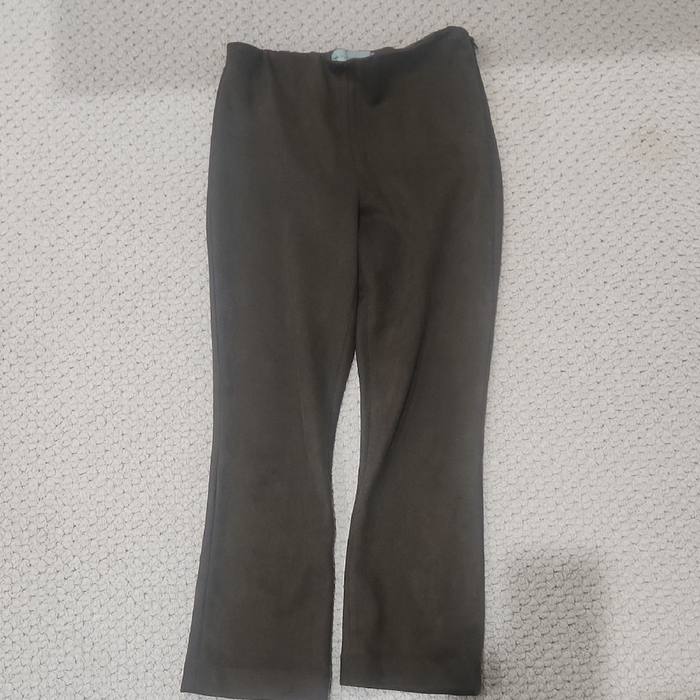Tuckernuck Olive Green Faux Suede Stretchy Flared Cropped Pants. No pockets.